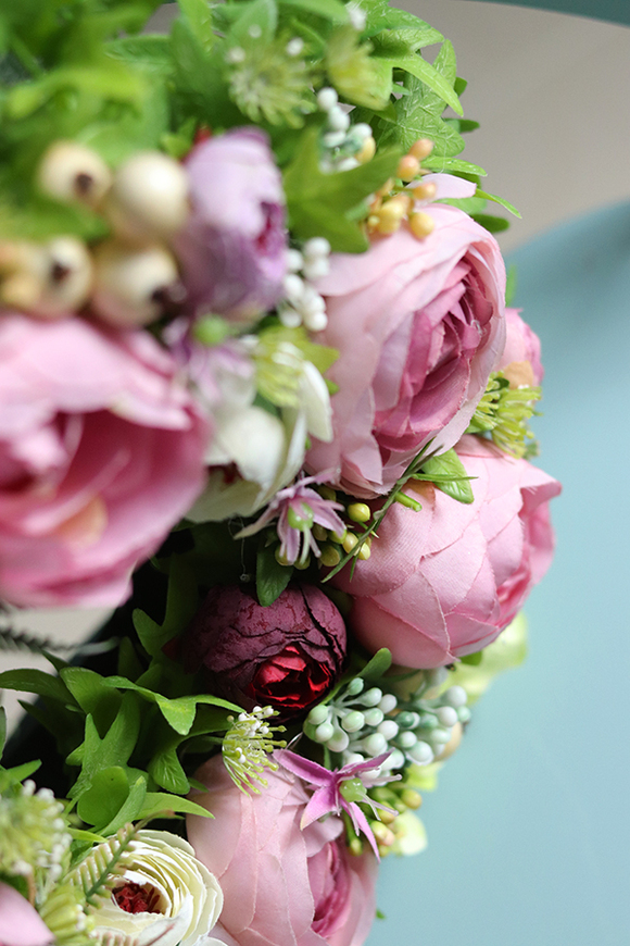 dekoracyjny wianek kwiatowy z pełnikami, Nessa, śr. 28cm