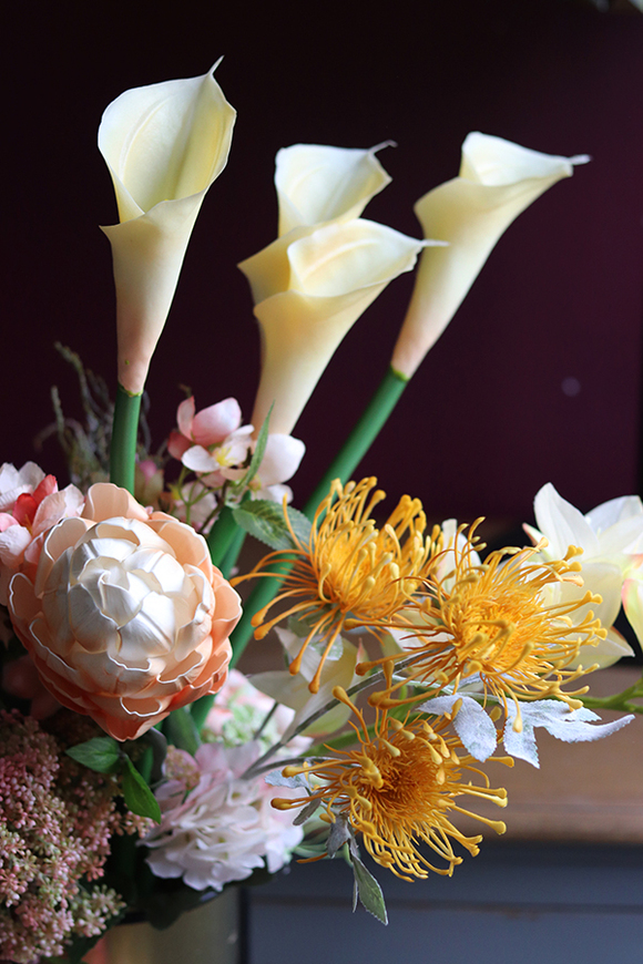 Jasmina Trio, potrójna kompozycja kwiatowa na stojaku, wym.132cm