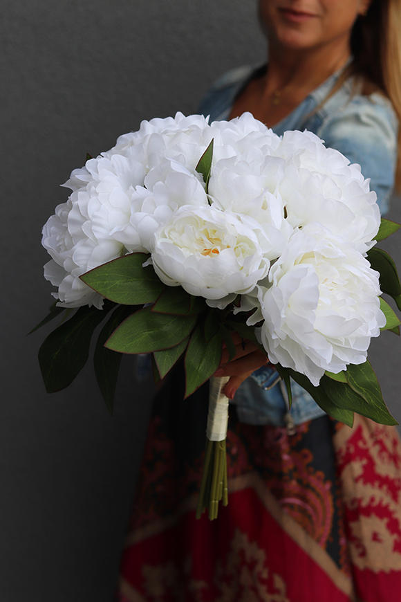 Aura, bukiet białych peonii, wys.38cm