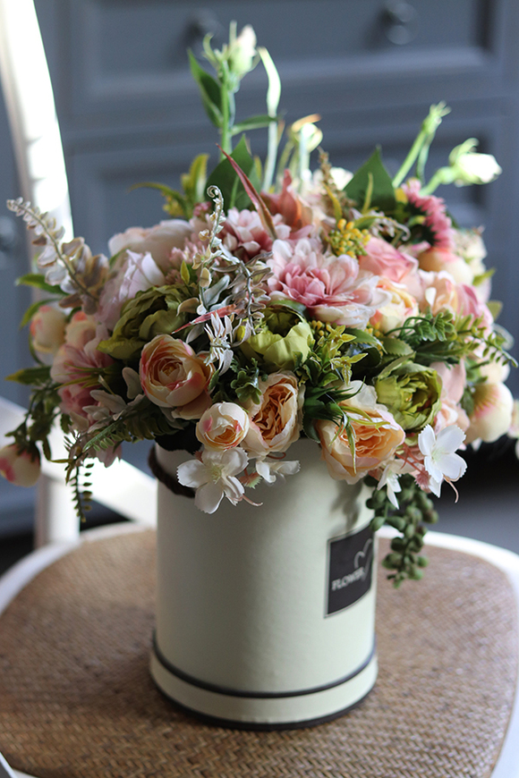 Granita, efektowny flowerbox w pastelowych barwach, wys.38cm