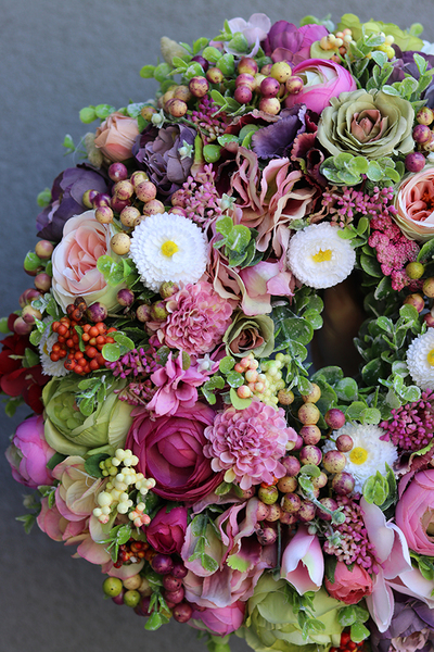 atrakcyjny kwiatowy wianek, Perrasa, wym.40cm  