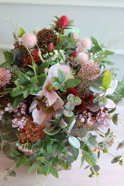 Adelitano, efektowna kompozycja kwiatowa w ceramicznym naczyniu, wys.50cm