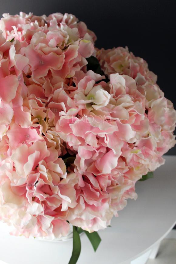 bogaty kosz z jasnoróżowymi hortensjami Provance 50x55cm  