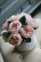 Piwonie, welurowy flowerbox z sztucznymi różowymi kwiatami, wys.22cm