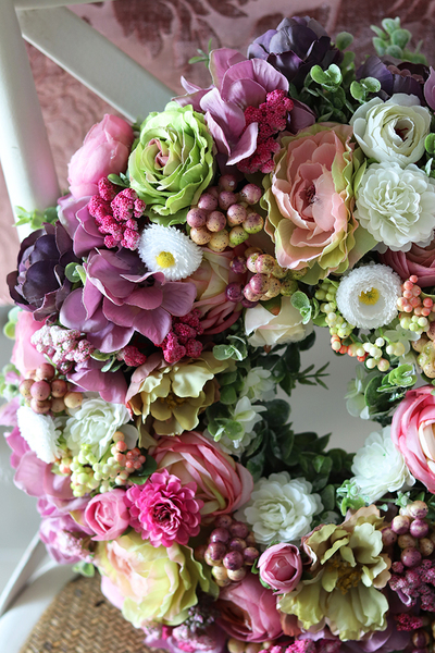 atrakcyjny kwiatowy wianek, Perrasa, wym.40cm  