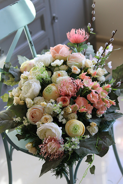 bogata wiosenna kompozycja / wiązanka nagrobna, Pianolla, dł.73cm