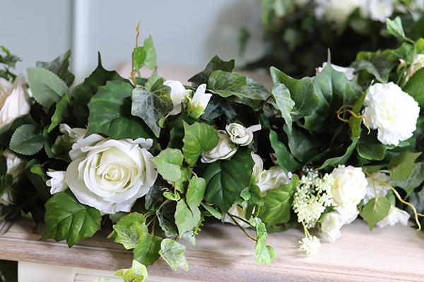  elegancka girlanda z białymi kwiatami, Gerotto, dł.1m