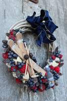 bożonarodzeniowy wianek / stroik Narty, śr.27cm 