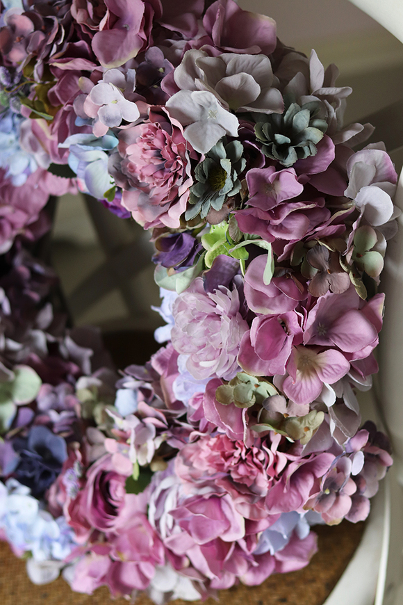 Belinda, gęsty fioletowy wianek na drzwi, śr.46cm 