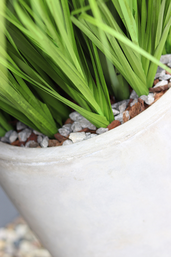 Concrete, wysokiej jakości sztuczna trawa w betonowej donicy, 1 szt. wys.175cm 