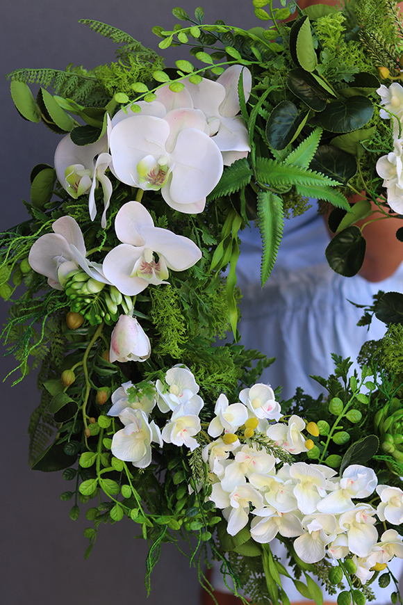 Delfina Orchidea, egzotyczny wianek z białymi kwiatami, śr.49cm 