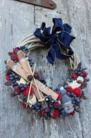 bożonarodzeniowy wianek / stroik Narty, śr.27cm 