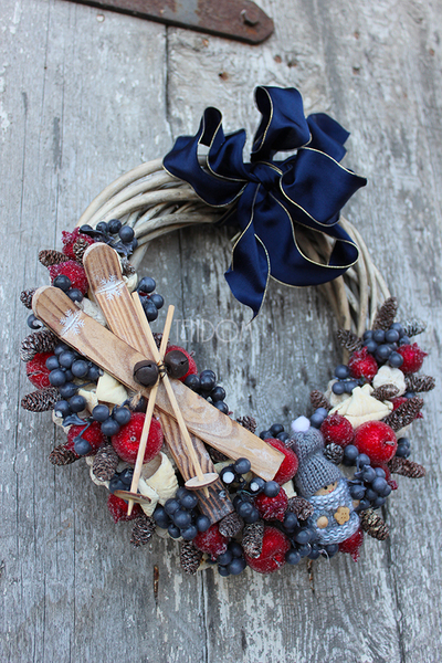 bożonarodzeniowy wianek / stroik Narty, śr.27cm 