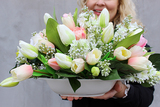 Tulipany & Bzy Exclusive kompozycja kwiatowa / bukiet wys.24cm,dł.kompozycji 50cm