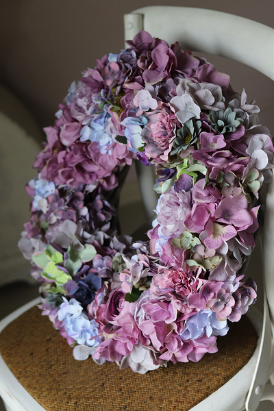 Belinda, gęsty fioletowy wianek na drzwi, śr.46cm 