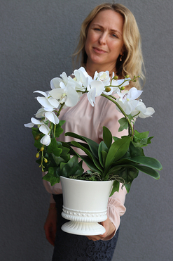 Miłość, sztuczny storczyk z dodatkiem pędów bluszczu, wys.49cm