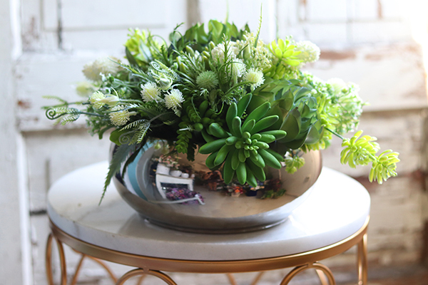 Fenia, kompozycja sukulenty w lustrzanej misie, wym.25x30cm