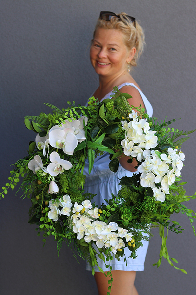 Delfina Orchidea, egzotyczny wianek z białymi kwiatami, śr.49cm 