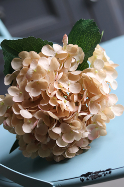 Argentyna DarkCream, gałązka sztucznej hortensji z listkami, 1szt., dł.50cm