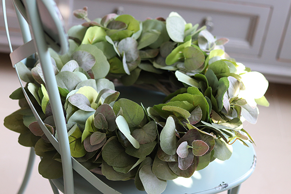 Eukaliptus New, stylowy zielony wianek na drzwi, śr.40cm