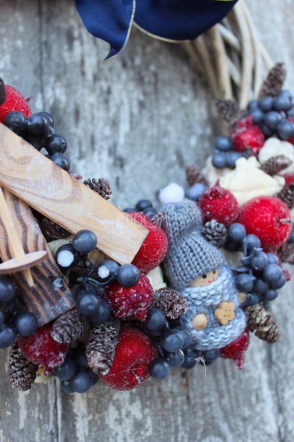 bożonarodzeniowy wianek / stroik Narty, śr.27cm 