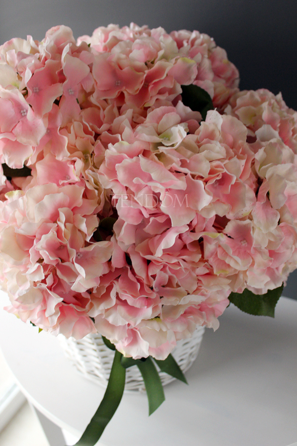 bogaty kosz z jasnoróżowymi hortensjami Provance 50x55cm  