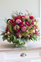 Astry Różowe, kompozycja kwiatowa w naczyniu, wym.47x50cm