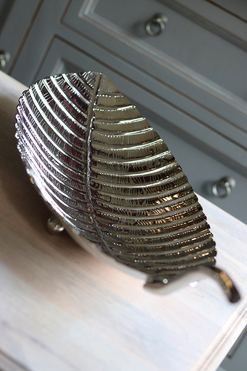 Liść Glamour, srebrna metalowa patera, wym.15x64x26cm