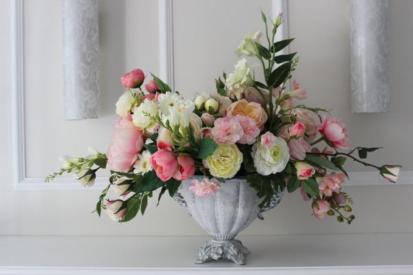 Emanuela kompozycja w bielonym metalowym pucharze, wys.60cm