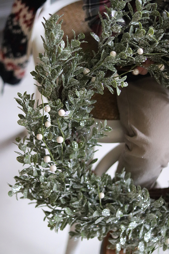 Grudniową Nocą, świąteczny wianek na drzwi / stroik na stół z jemiołą, śr.45cm