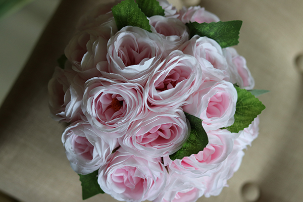 Tenoa, efektowny flowerbox z różowymi kwiatami, wys.21cm