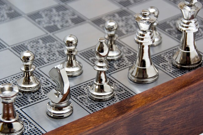 Brass, ekskluzywne mosiężne szachy w pudełku, wym.33x33cm