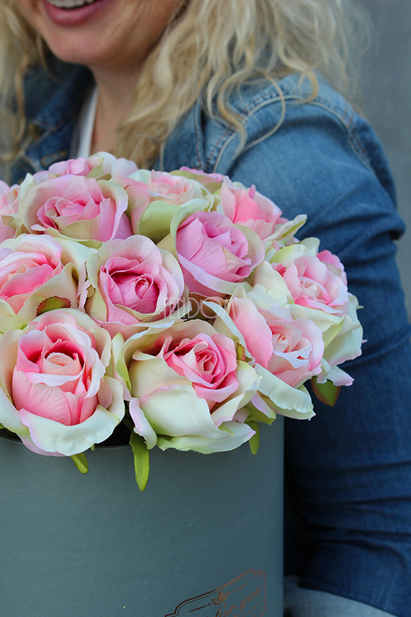 kompozycja kwiatowa / bukiet Flowerbox Roses, wys.33cm