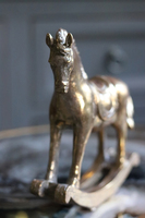 figurka Złoty Konik, wym.18x20x5cm