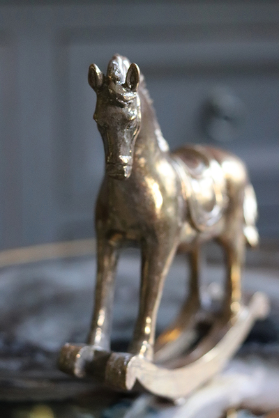 figurka Złoty Konik, wym.18x20x5cm