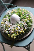 Easteria Kokoszka 2, wielkanocny stroik na talerzu z jajem, śr.33cm