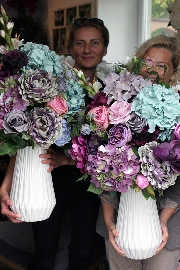 Pudrova kompozycja kwiatowa w wazonie Latina White, wys.80cm