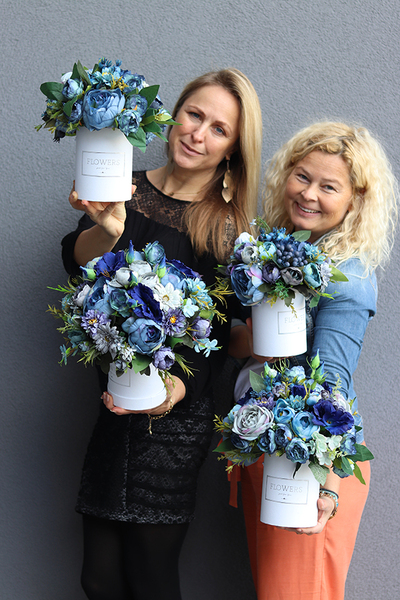 Blue Marine, kompozycja kwiatowa / bukiet flowerbox, M, wys.34cm