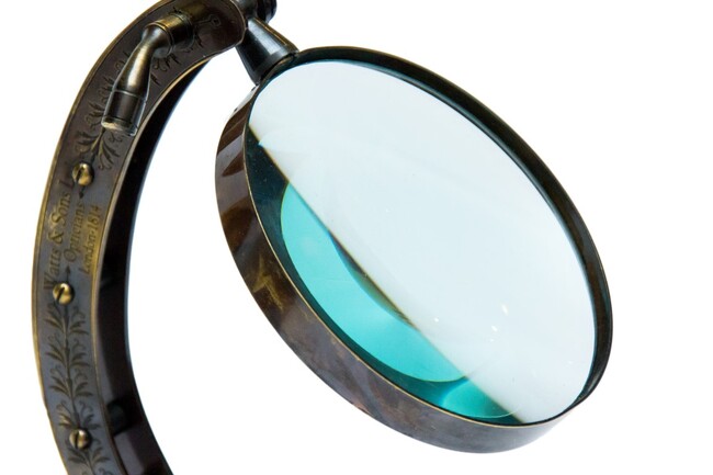 stojące szkło powiększające retro na podstawie 17.5x10x18cm