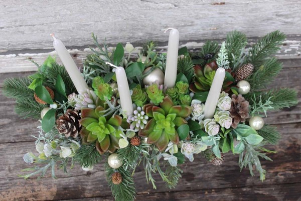 bożonarodzeniowy stroik / kompozycja z Sukulentami wys.35x46x25cm 