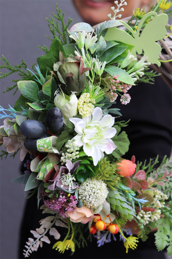 Gardenia Berry, asymetryczny wianek z owocami, śr.32cm 