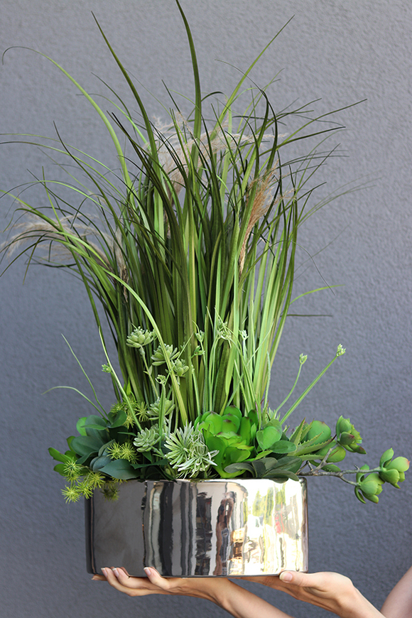 Malona, sztuczna trawa z sukulentami w lustrzanej donicy, wys. 73cm