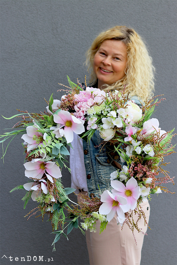 atrakcyjne wianki kwiatowe z magnolią, Barcelitta, kpl. 2szt