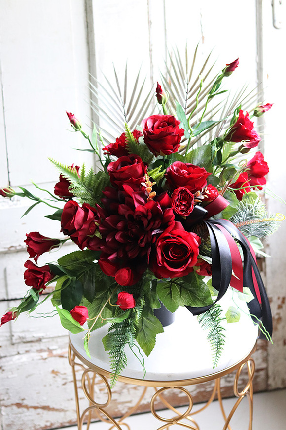 Reddito, bukiet nagrobny z czerwonymi kwiatami, wys.54cm