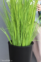 Alija Perra Negra, sztuczna trawa w czarnej donicy, wys.180cm