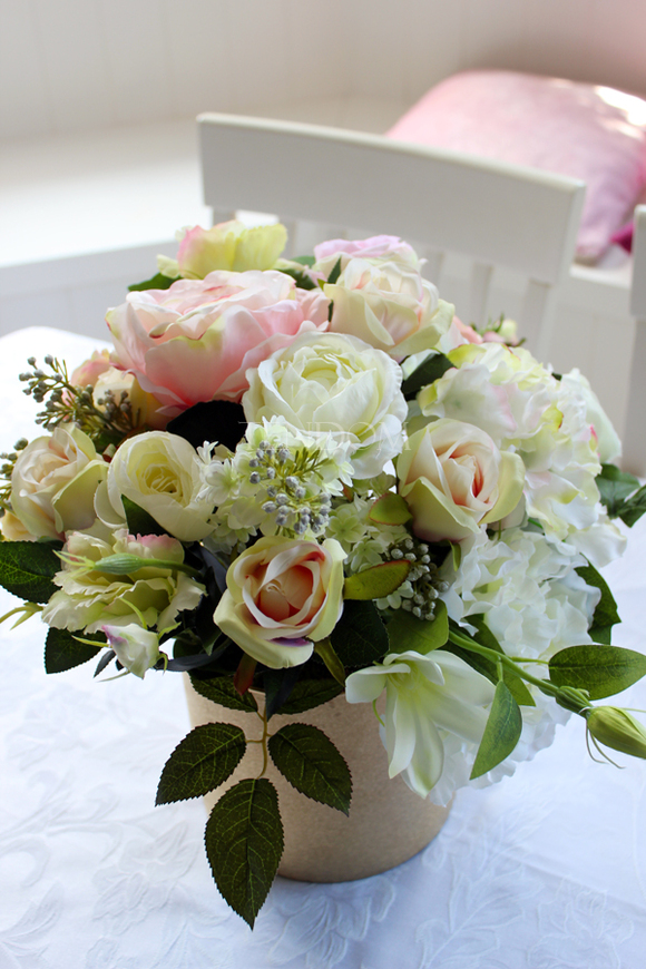 kompozycja kwiatowa / bukiet Romantic Roses, wys.40cm