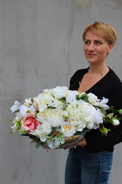 Elegance kompozycja kwiatowa w cynowanym ekskluzywnym naczyniu wys. 30cm, śr. 50cm