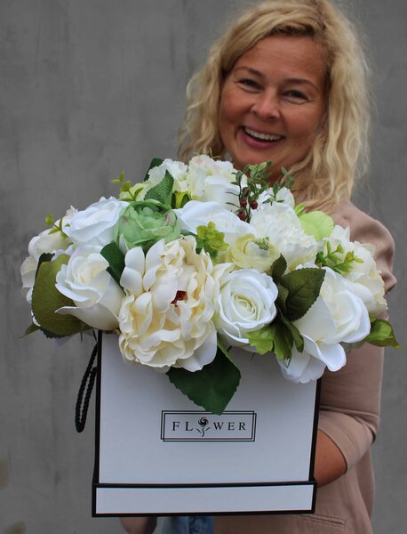 Sellara, kompozycja kwiatowa / bukiet / flowerbox wys.35cm