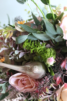 Figaro Cinderella,efektowna kompozycja kwiatowa w lustrzanym wazonie, wys.48cm 