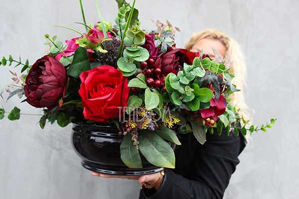 Janina Bordo kompozycja kwiatowa nagrobna wys.35cm, śr.48cm 